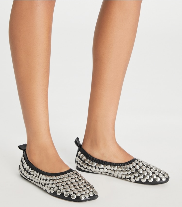 Tory Burch designer flats Studded Ballet in PERFECT BLACK accessory on model